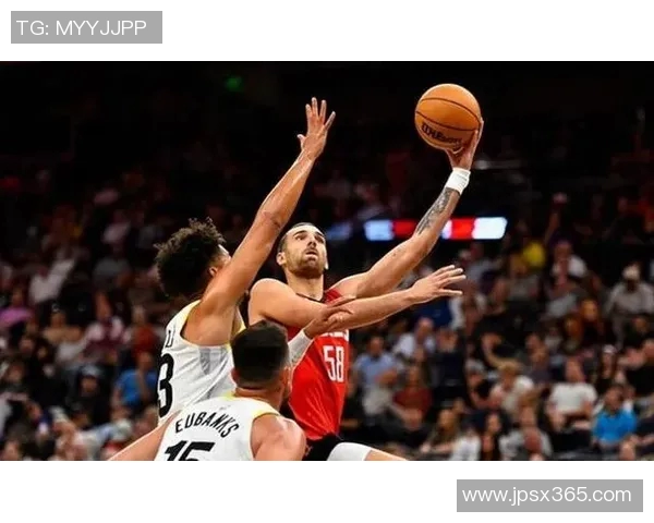 火箭队新援发挥出色,助球队逆转取胜 火箭队新援发挥出色,助球队逆转取胜